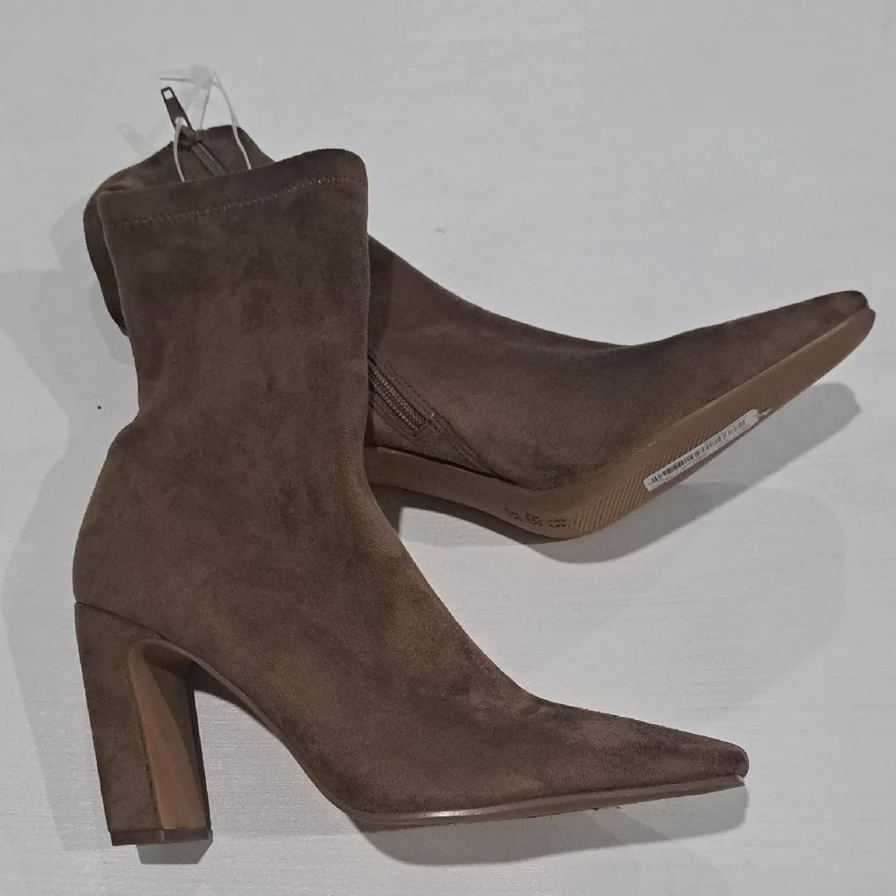 Steve Madden Vinka Bootie - Picture 3 of 6